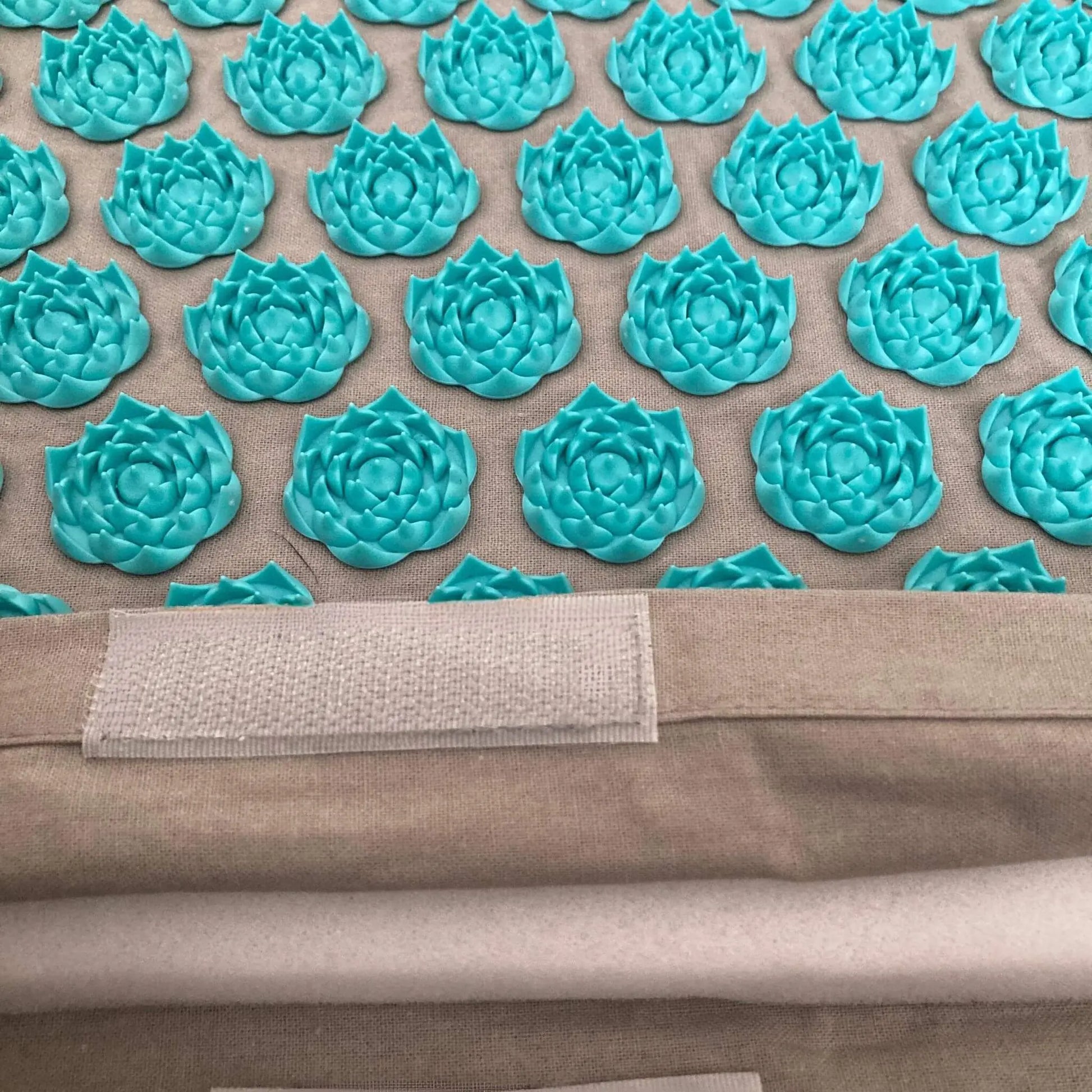 Akupressurmatte und Kissen Lotus - Set Wellvanilla